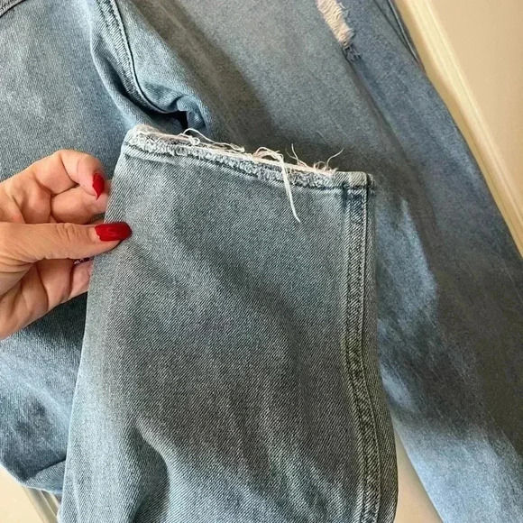 Hollister Curvy High Rise Mom Jean Size 13 - Picture 16 of 16